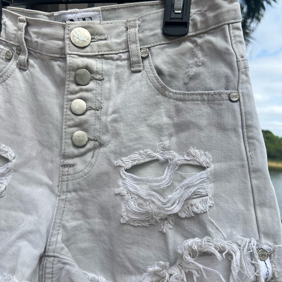 ONE TEASPOON Hawks Shorts Relaxed Fit Distressed Ice Grey - Picture 10 of 16